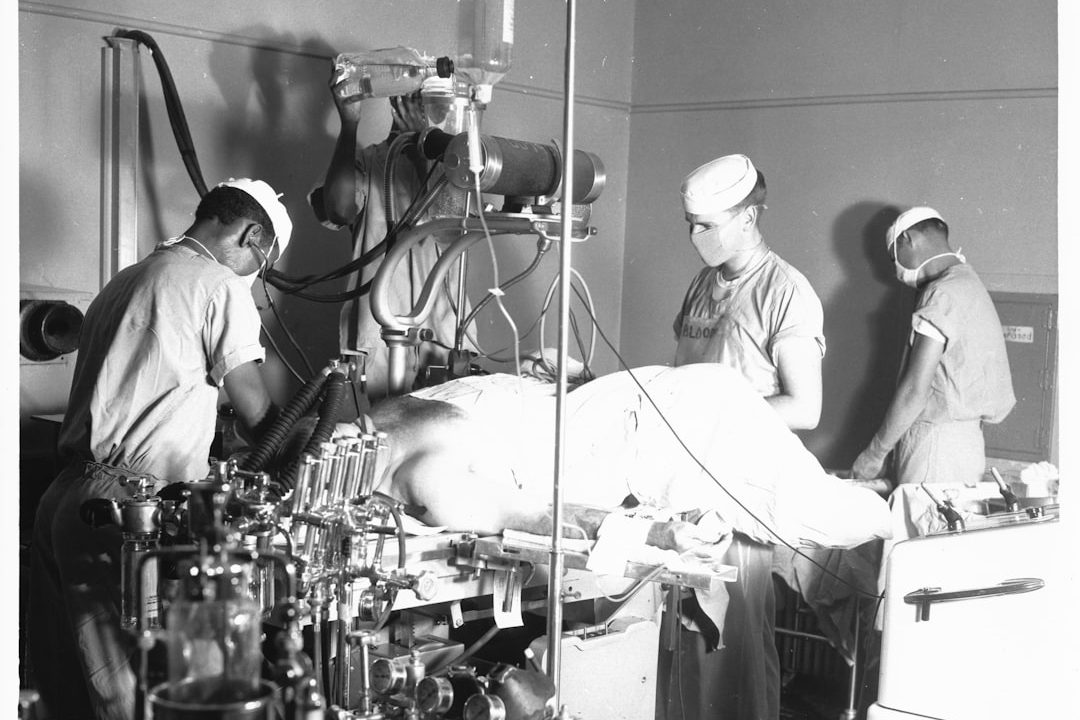 История использования закиси азота (N2O): от развлечений до медицины